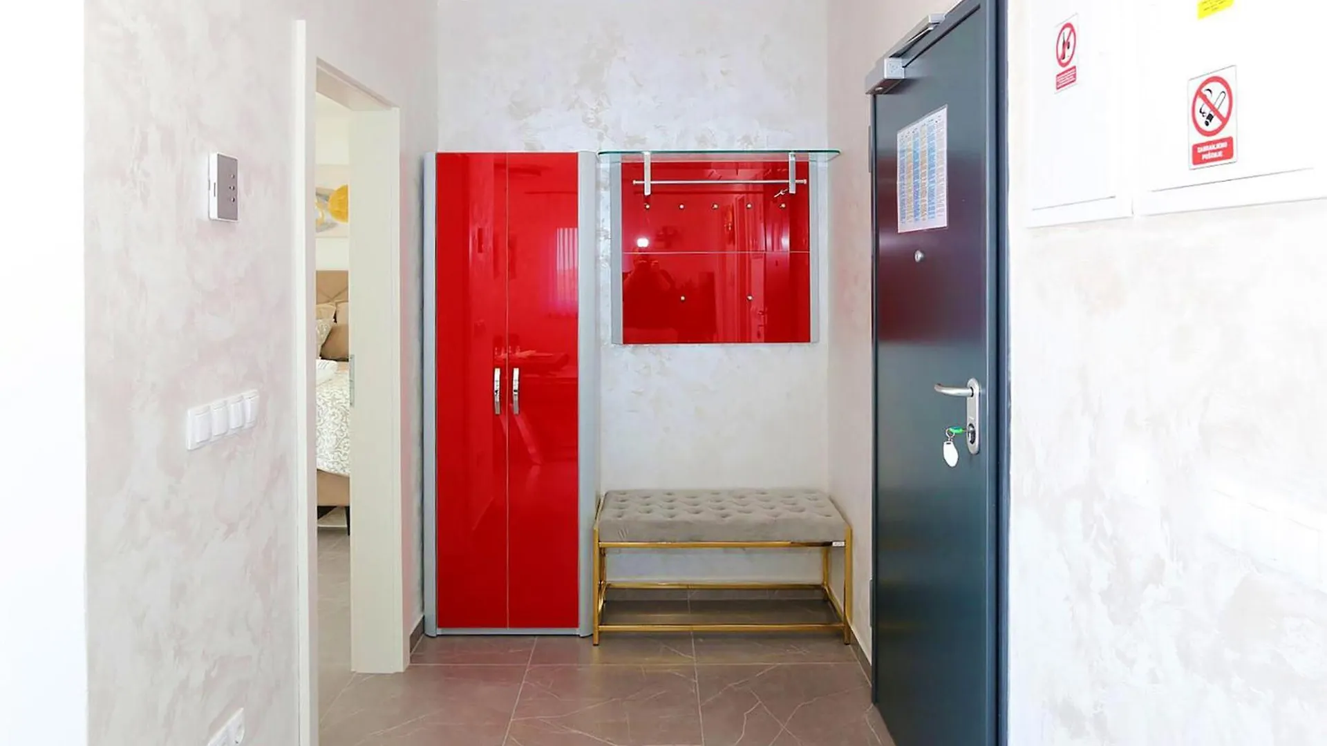 Amazing Apartment In Mandre With Jacuzzi
