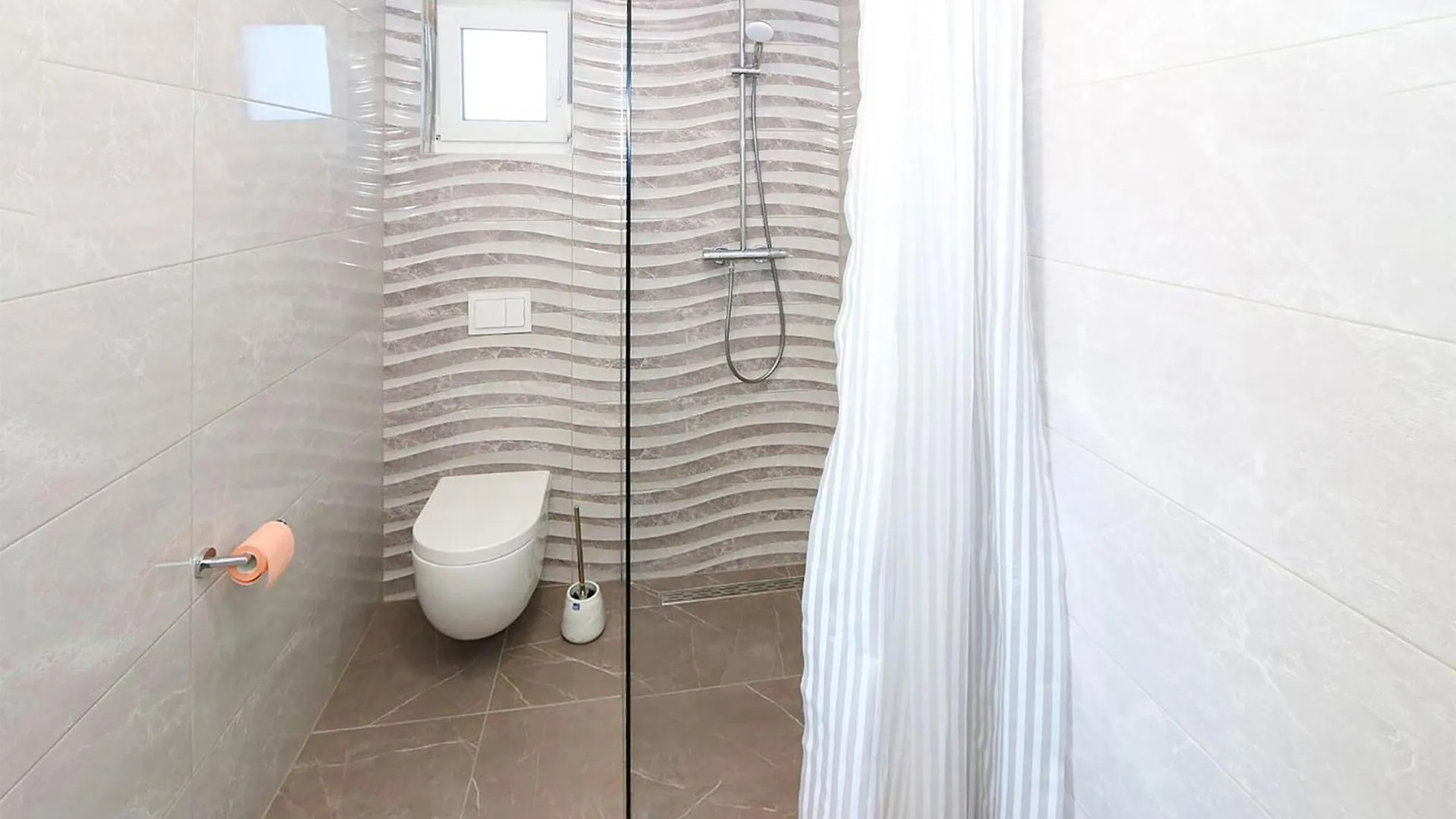 Amazing Apartment In Mandre With Jacuzzi