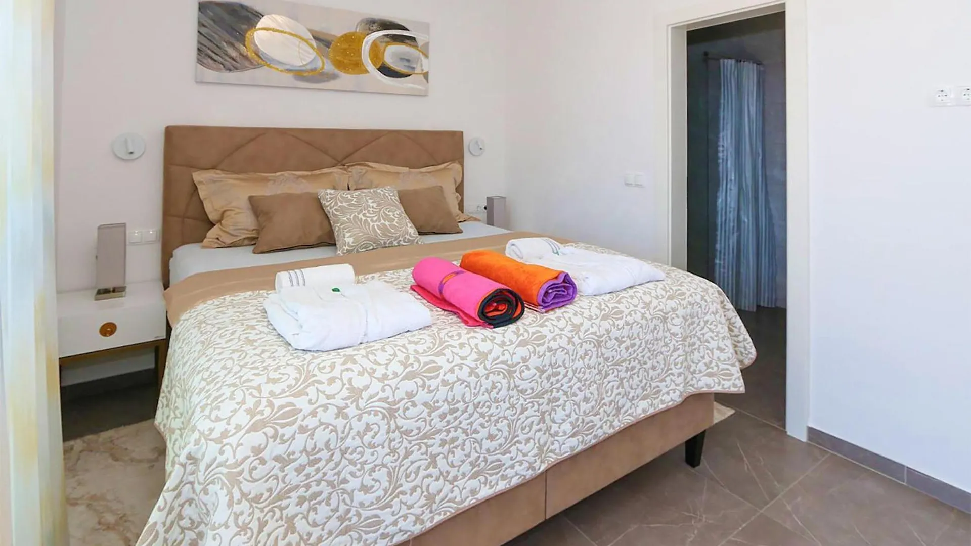Amazing Apartment In Mandre With Jacuzzi