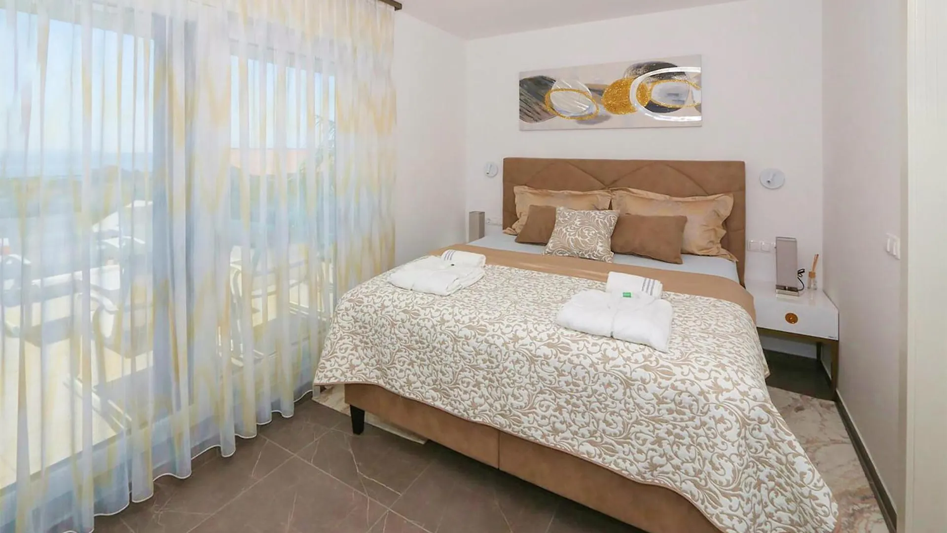 Amazing Apartment In Mandre With Jacuzzi Croatia