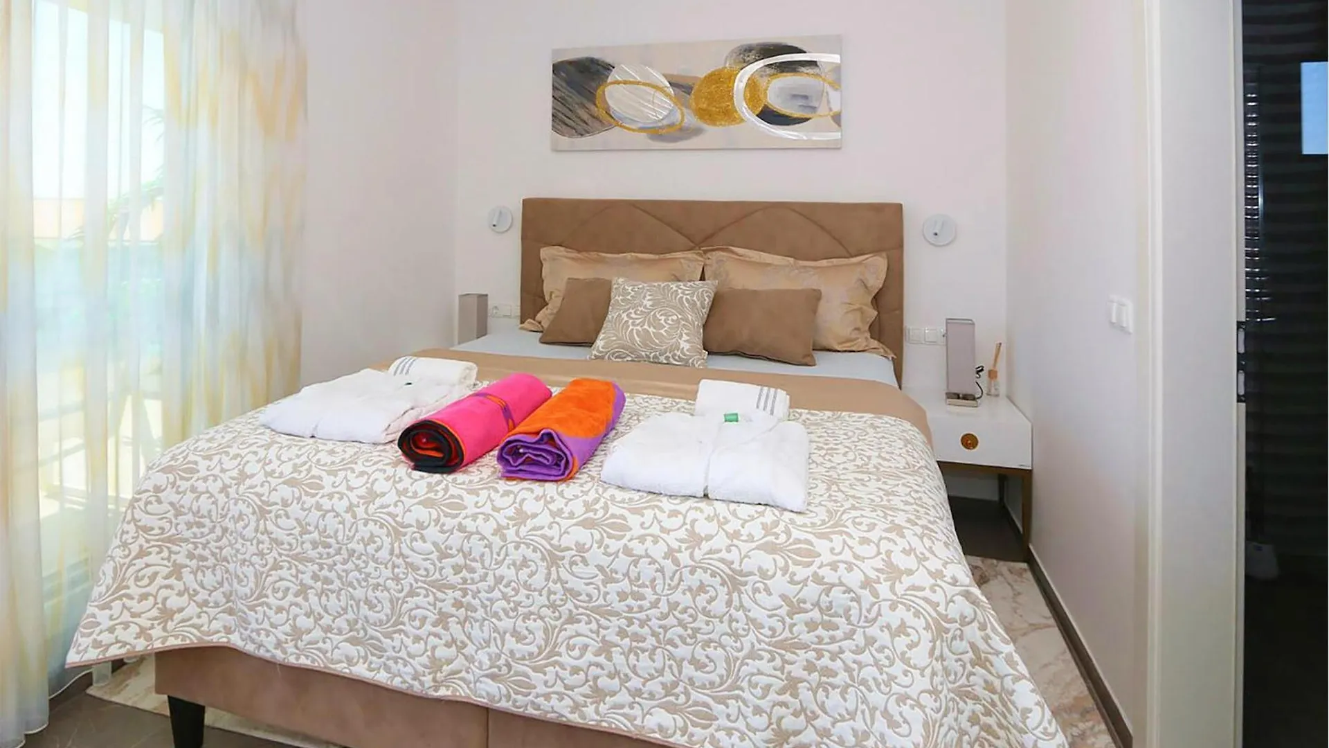 Amazing Apartment In Mandre With Jacuzzi