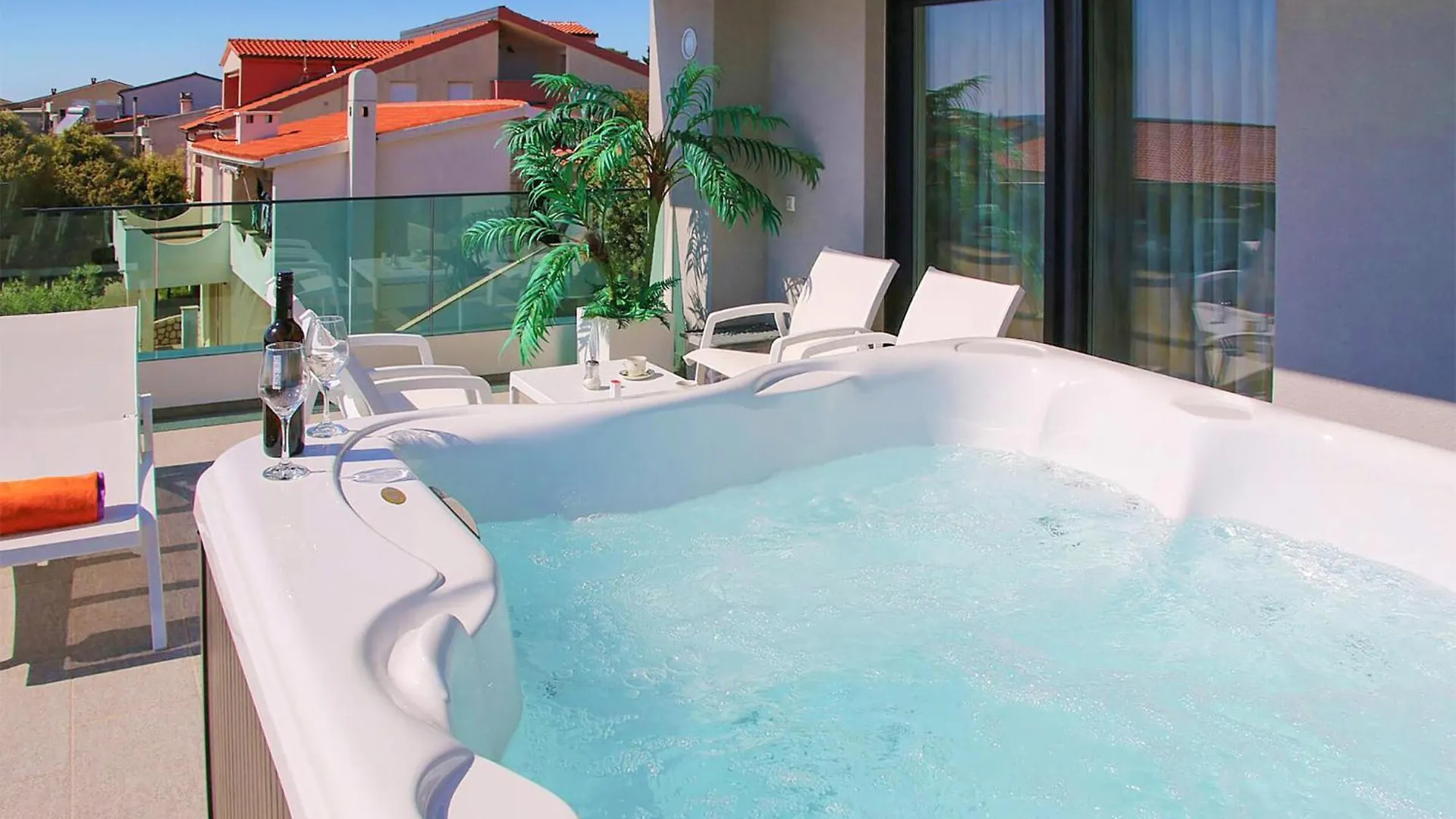 Amazing Apartment In Mandre With Jacuzzi