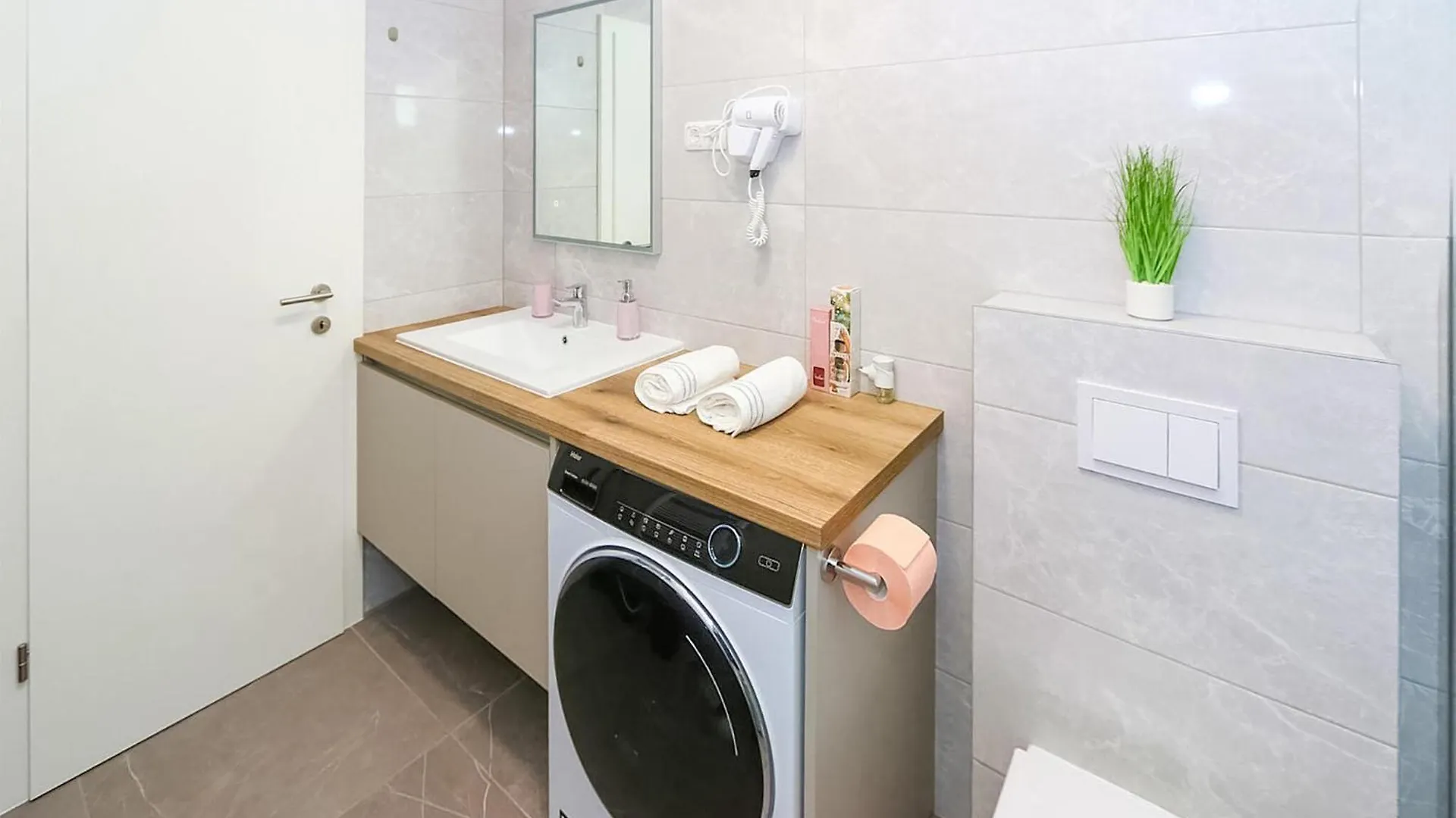 Amazing Apartment In Mandre With Jacuzzi